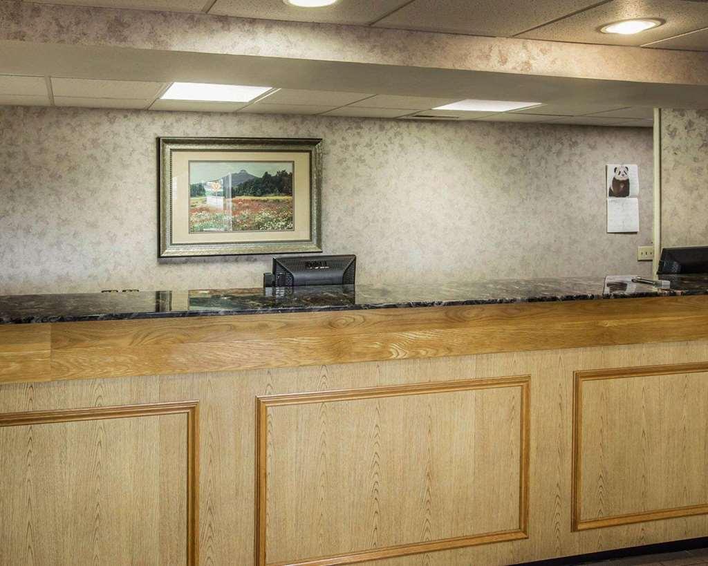 Motel Econo And -