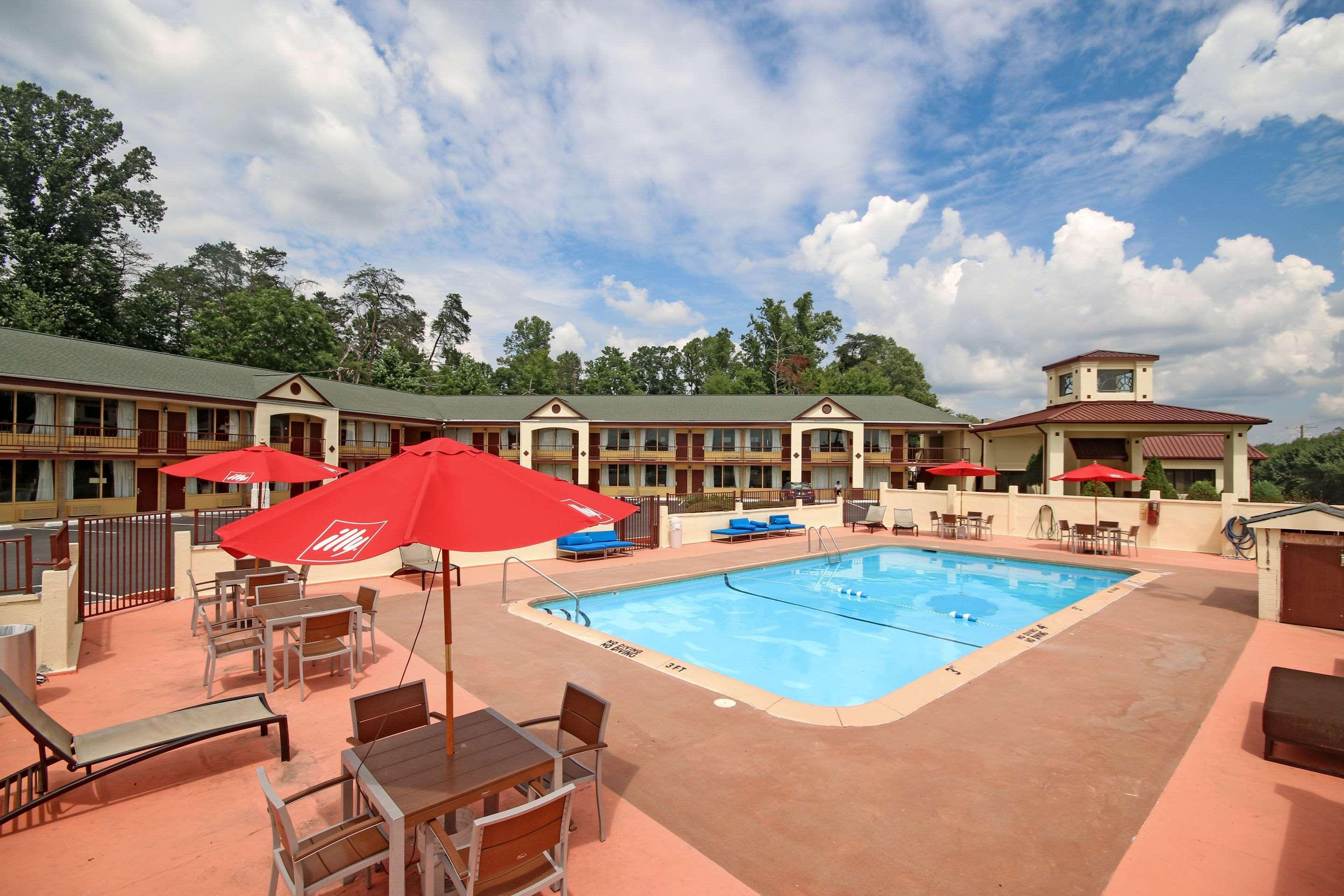 Motel Econo And - Pilot Mountain