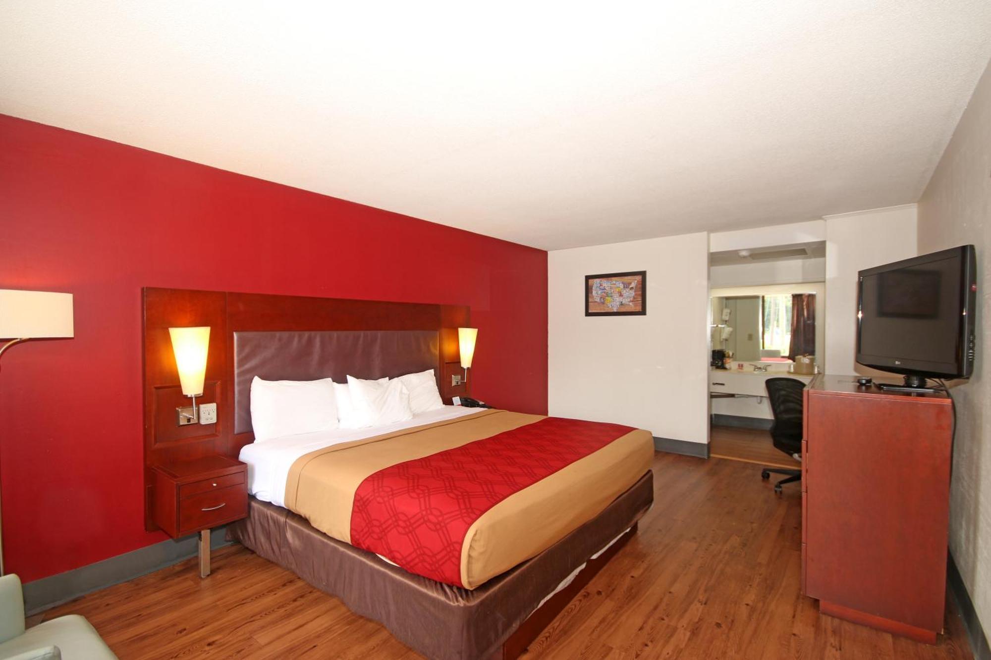 Econo Lodge Inn And Suites - Pilot Mountain Pilot Mountain