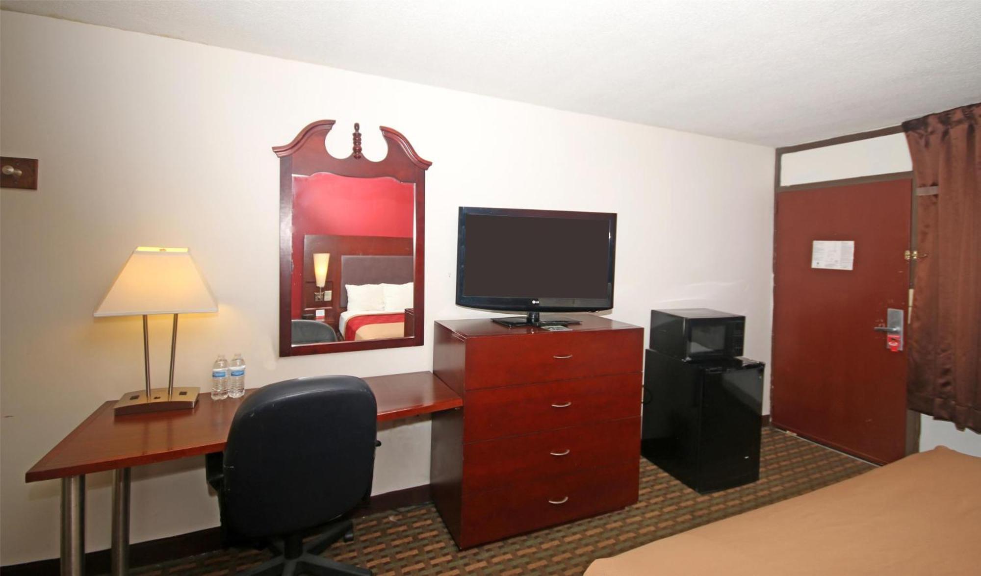 Motel Econo Lodge Inn And Suites - Pilot Mountain